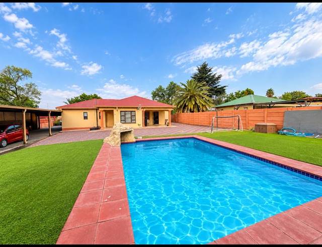 3 BEDROOM HOUSE FOR SALE IN VANDERBIJLPARK CW 5